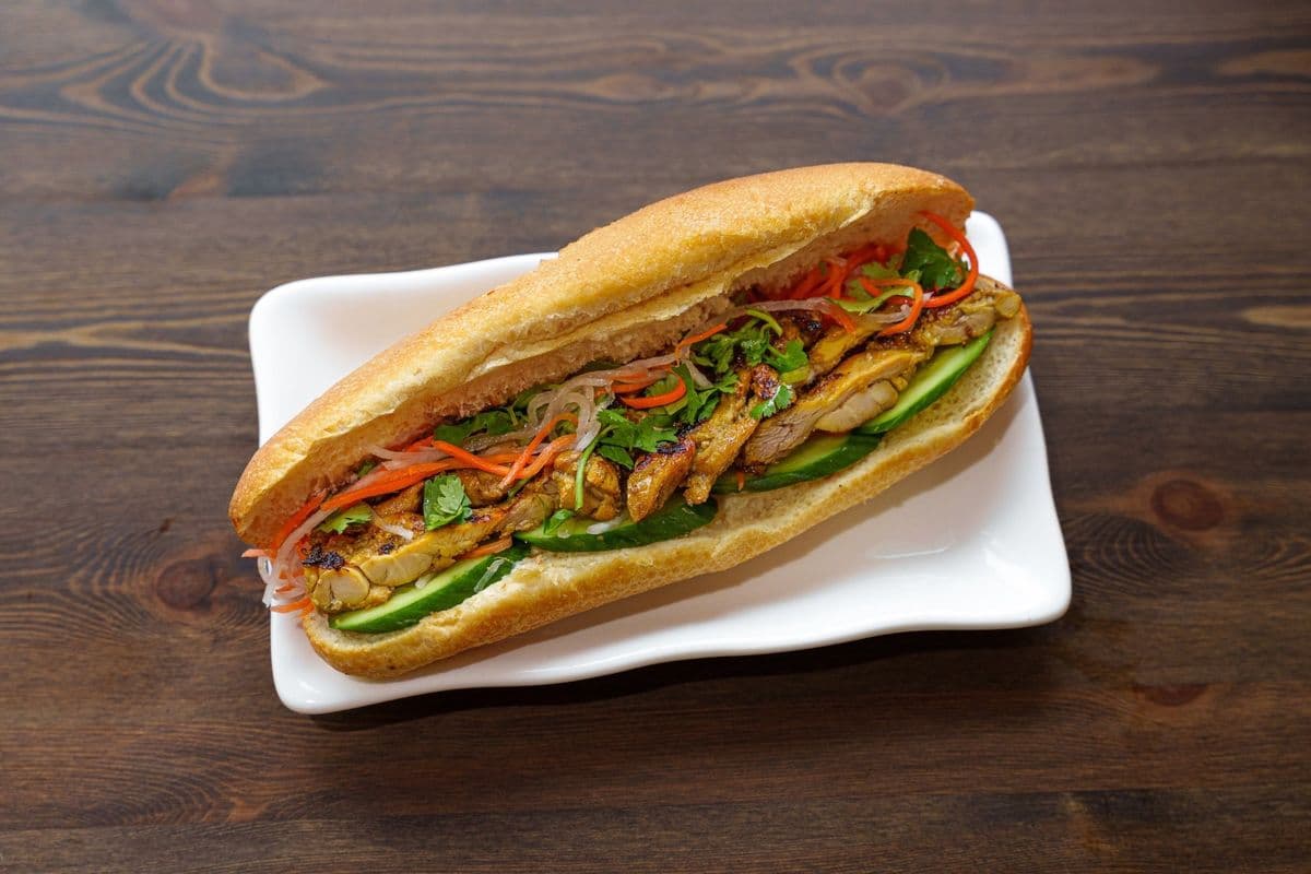 16.Lemongrass Chicken Bánh Mì (Bánh Mì Gà Nướng)