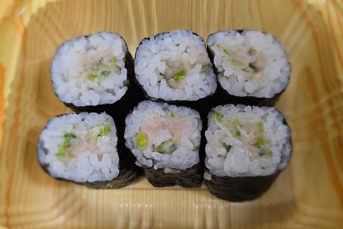 Negitoro Maki (Tuna Belly, Green Onion)