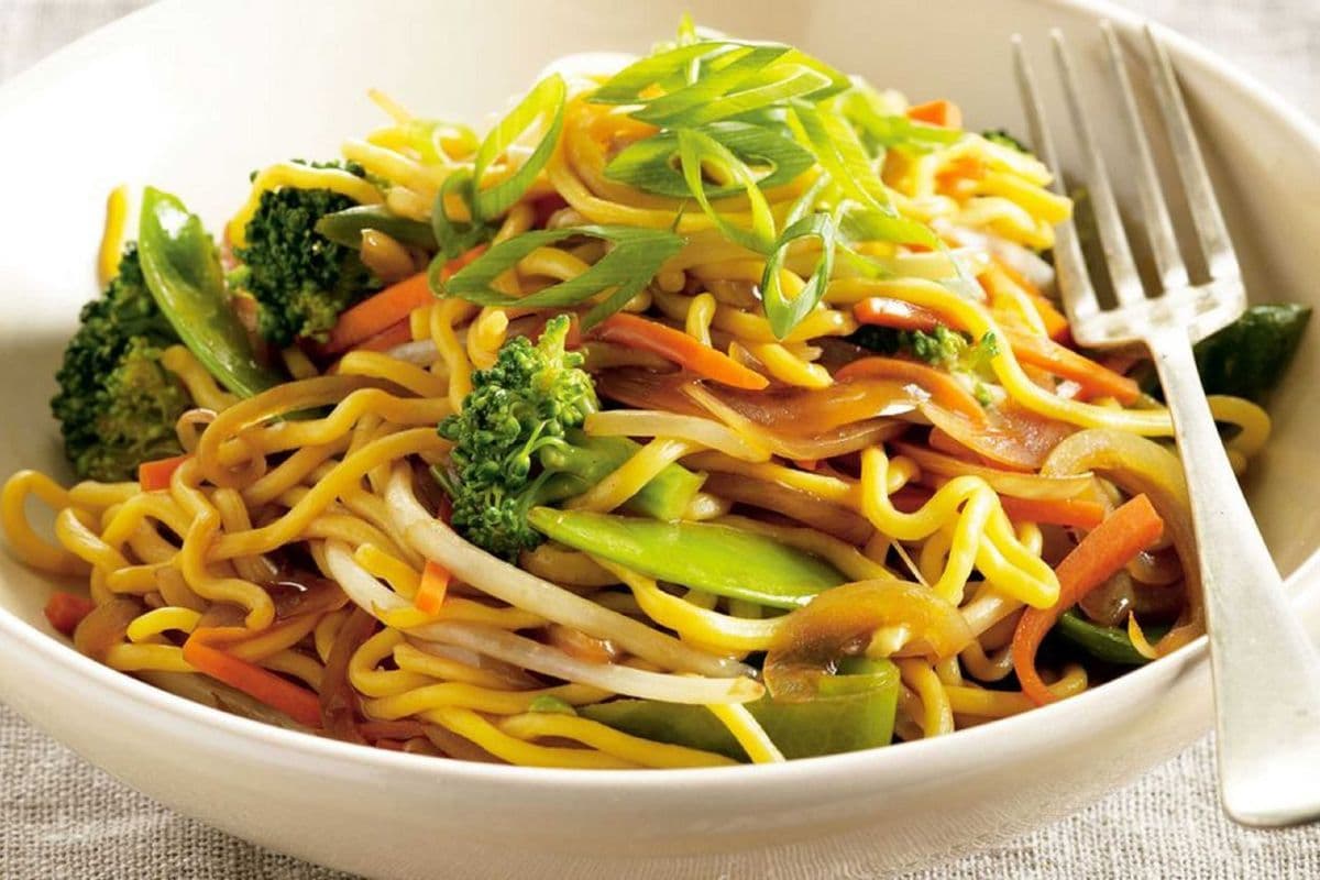 Vegetarian Stir-Fried Noodles