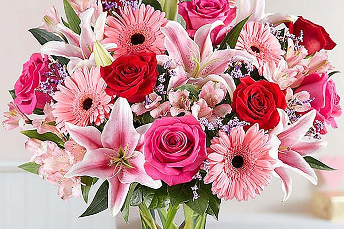 26 Stems - Fabulous Spring - Fields of Europe™ for You - Canadian Sourced Flowers