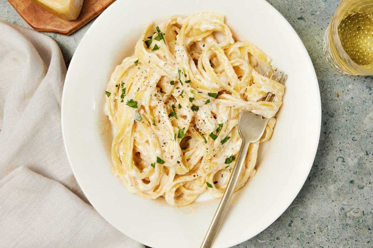 Fettuccine Alfredo Pasta