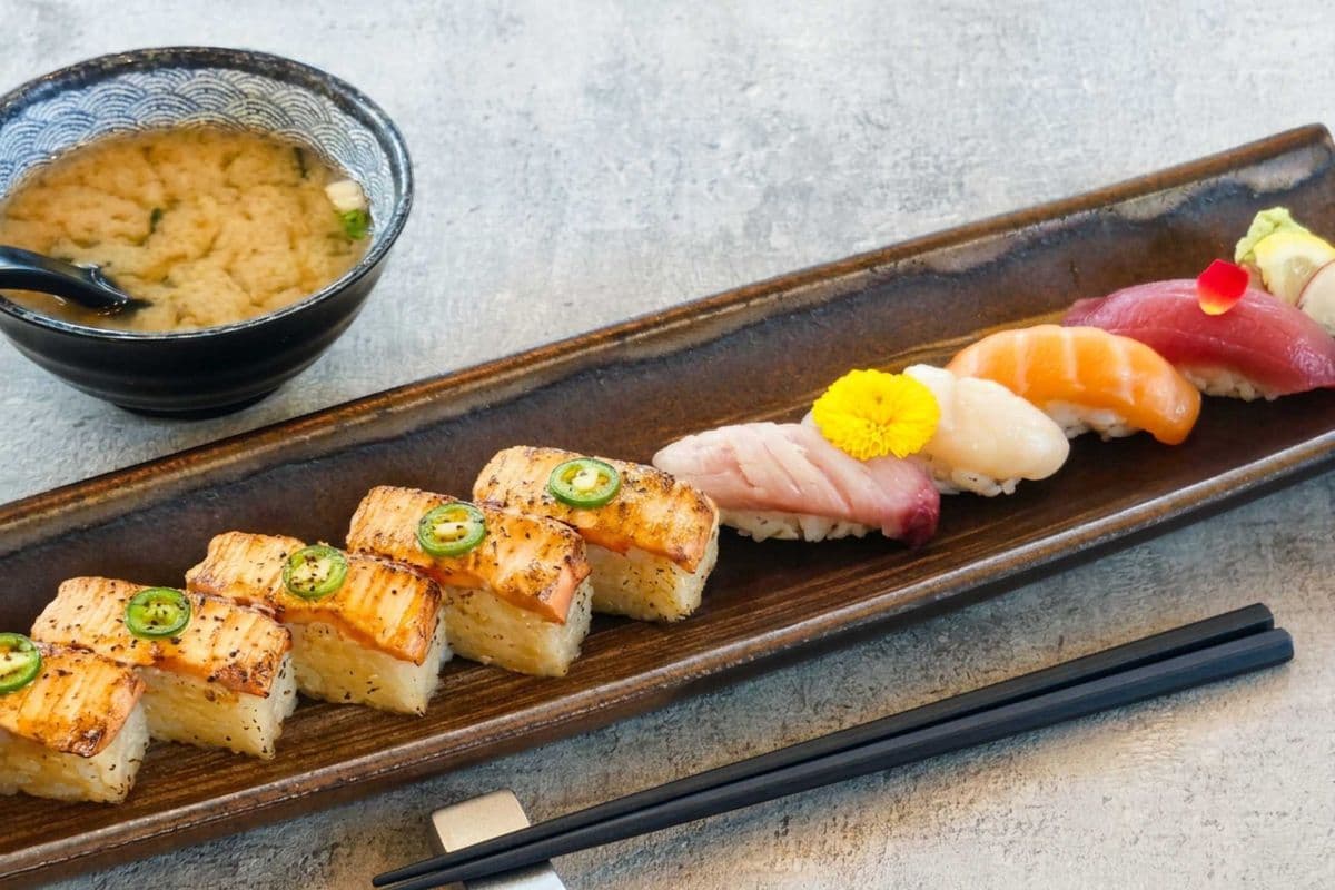 Aburi Oshi & Nigiri set