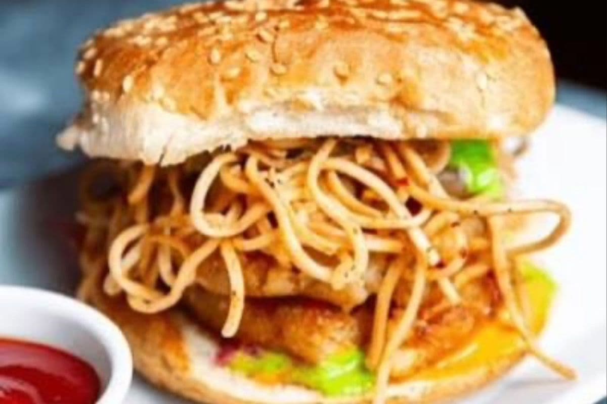 Paneer Tikki Burger With Noodles