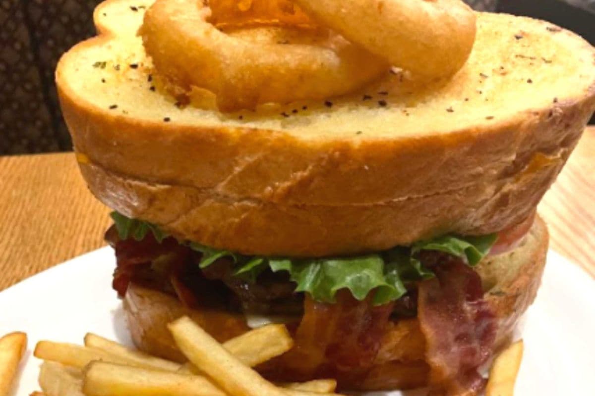 The Burger Maximus