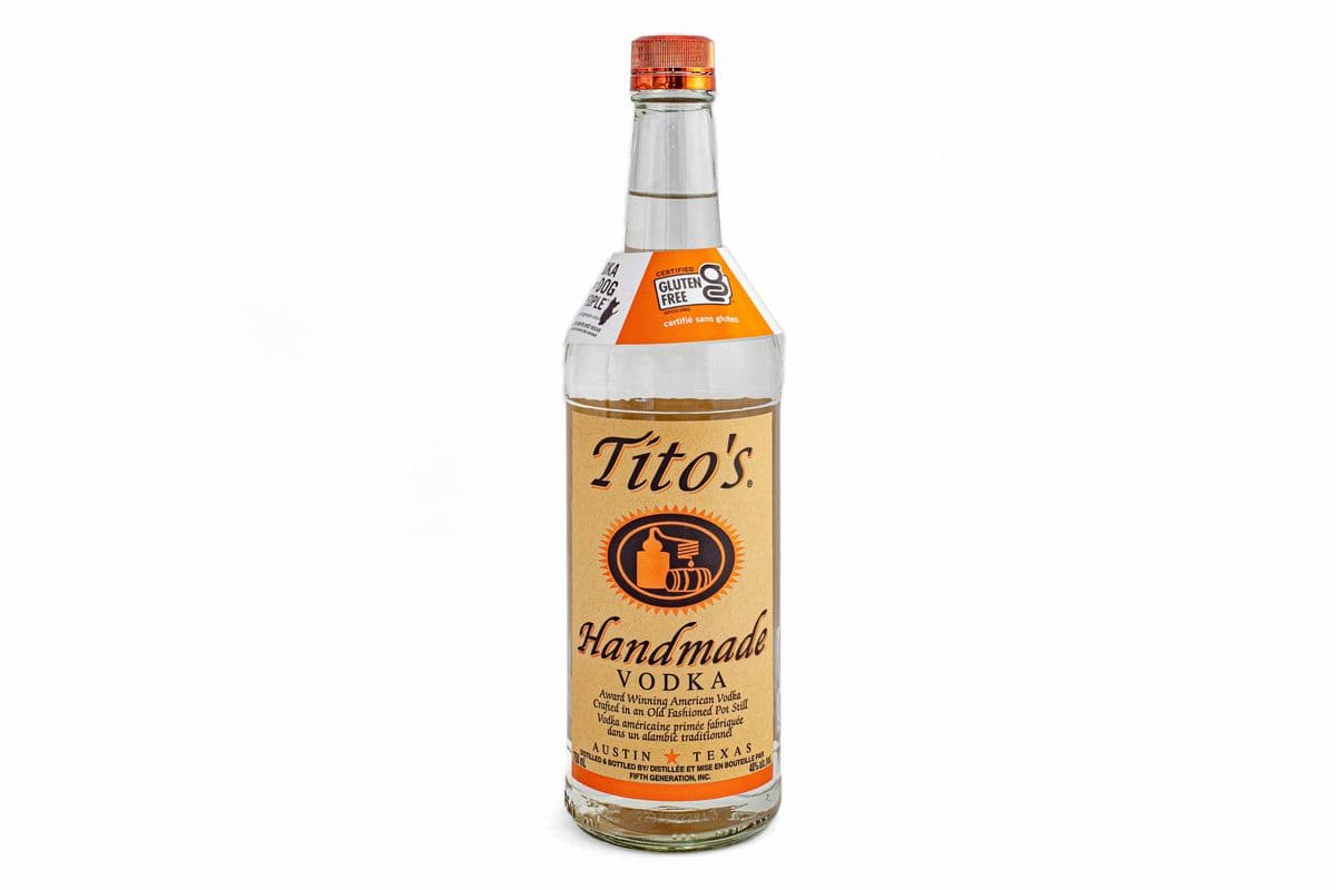 Tito's Handmade Vodka (750 ml) (1 x 750)