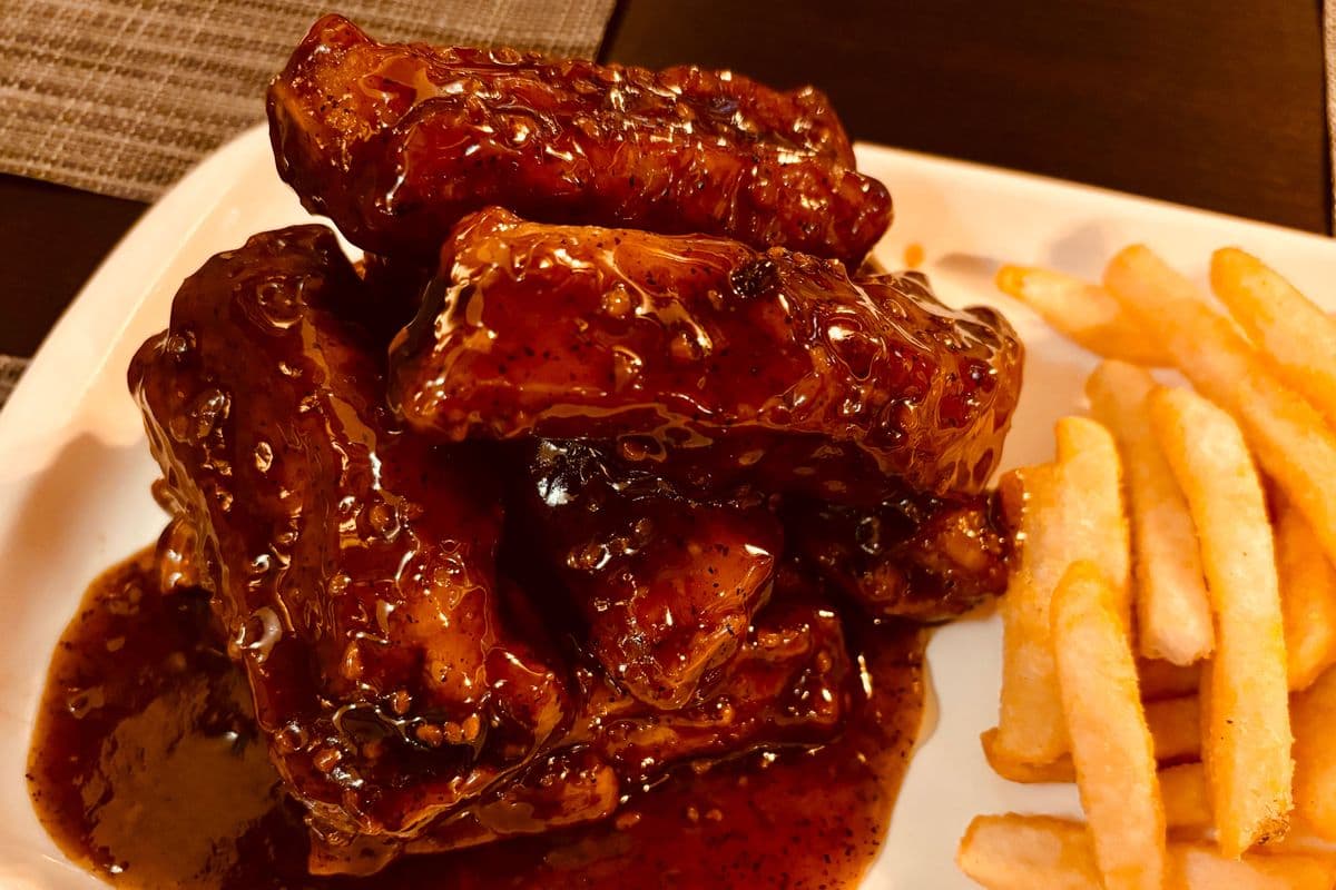 Honey Pepper Pork Ribs w/ Fries