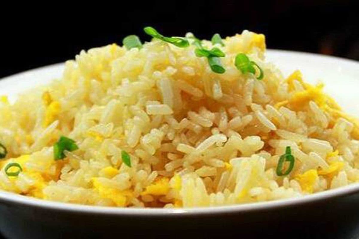 6. Fried Rice with Eggs (蛋炒饭)