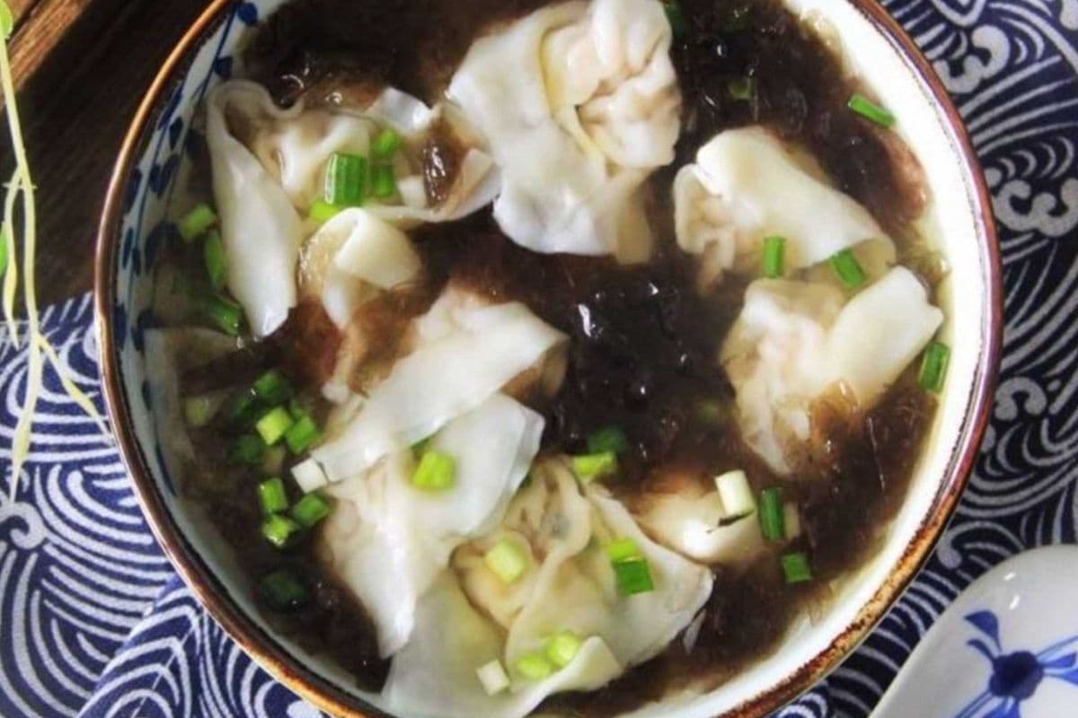 Pork and Shrimp Wonton Soup 猪肉蝦云吞汤 (8pcs)
