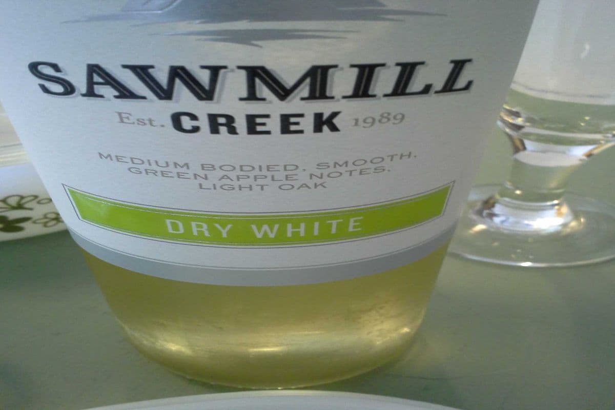 SAWMILL CREEK DRY WHITE 750 ML (1 x 750ML)