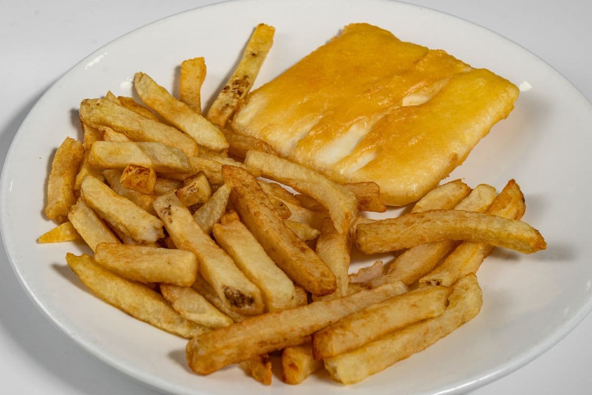 Halibut and Chips (950 Cal)
