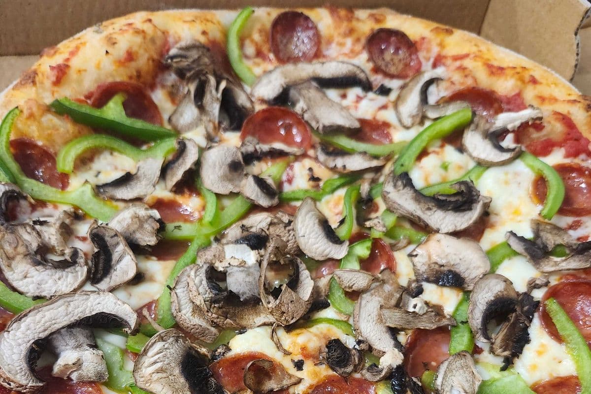 1. 16" Extra Large Deluxe Pizza