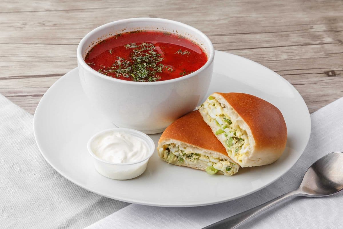 Borscht Soup (12 oz) with sour cream and Piroshki (1 pc)