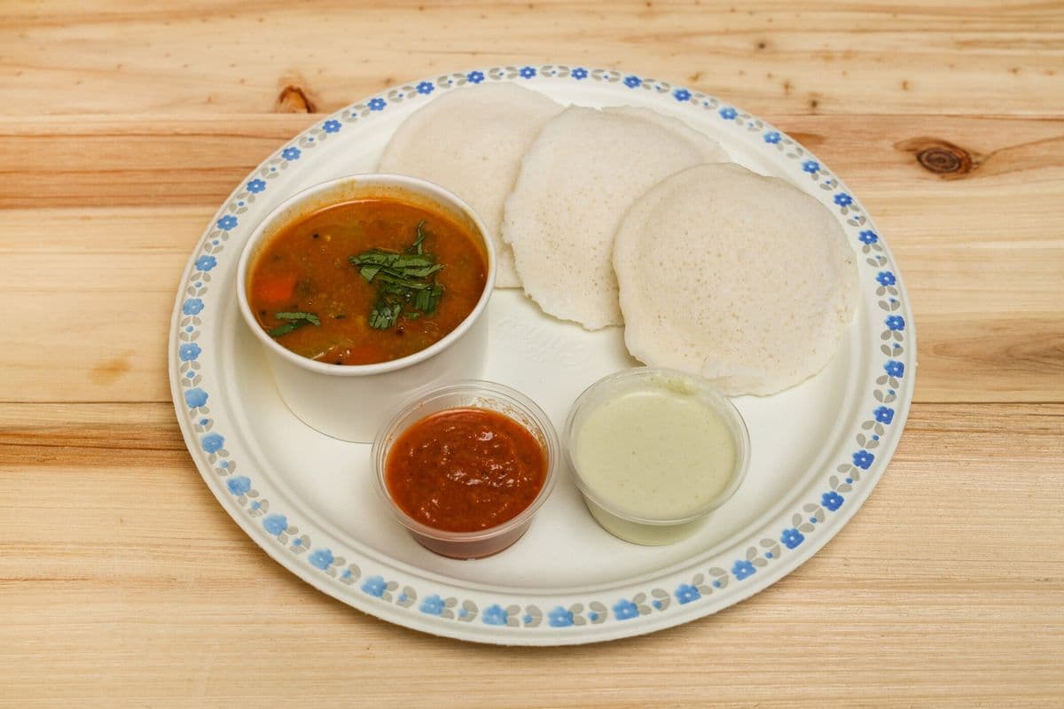 9. Idly (3 Pcs)