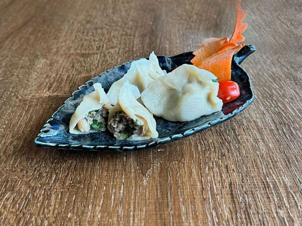 H8Pork Shrimp Chive Dumplings(3Pcs) H8三鮮水餃(3粒)