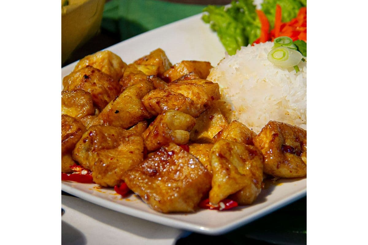 R4. Stir Lemongrass, Chilly, and Tofu Rice | Cơm Chay