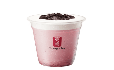 Strawberry Oreo Milk Foam Milk Tea / Thé au lait aux fraises et Oreo avec mousse au lait