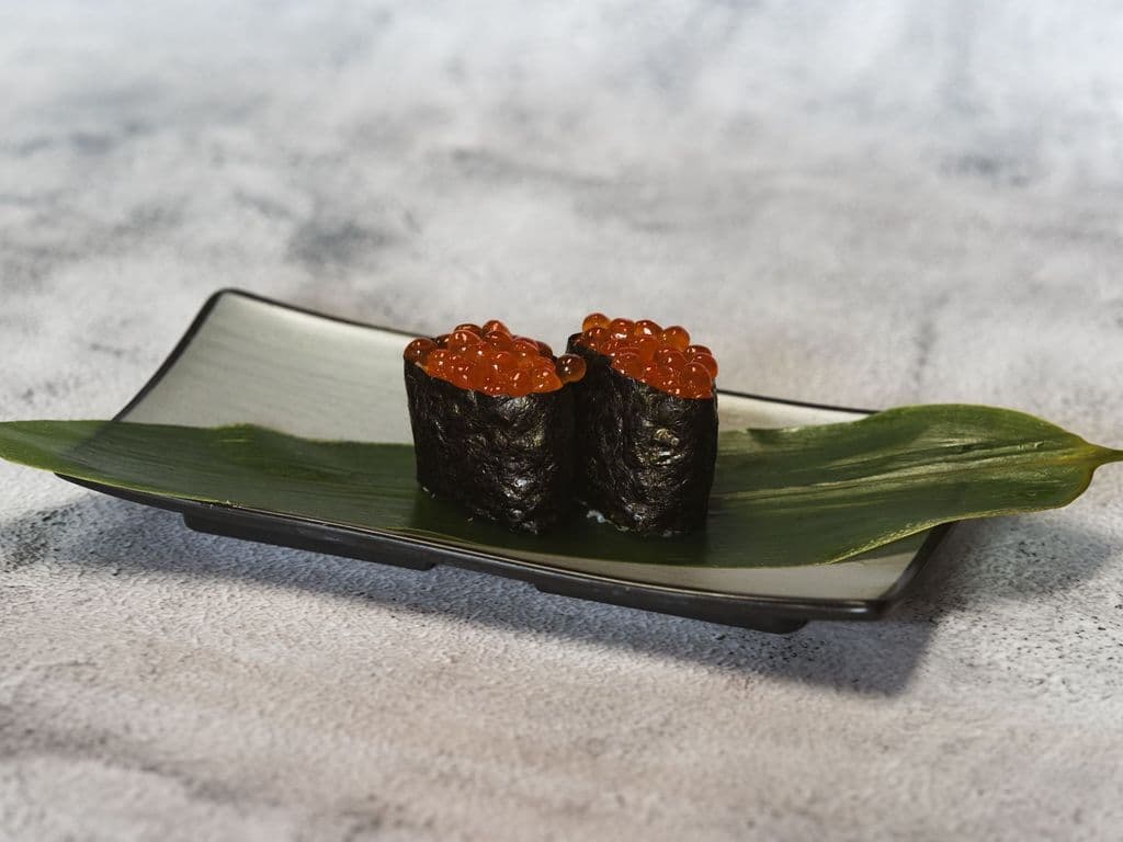 SU22 Ikura Sushi (Salmon Roe) (2pcs)