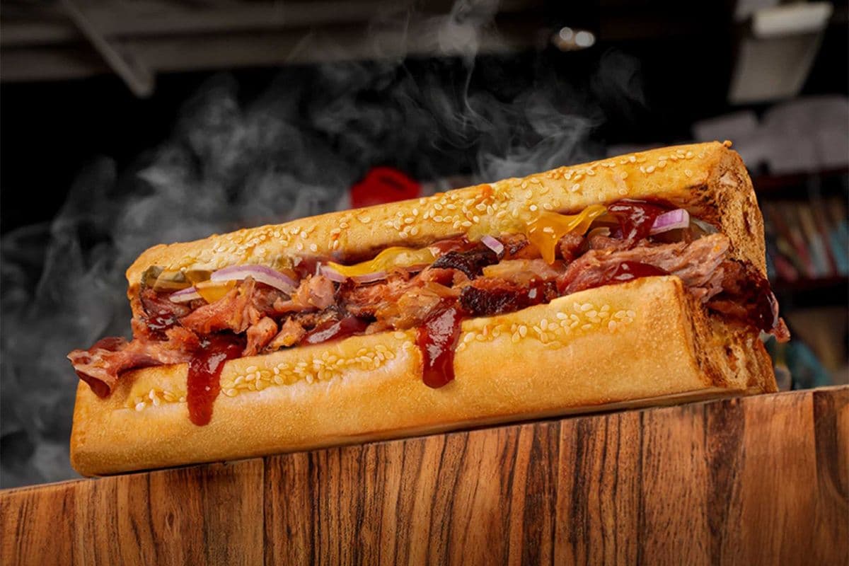 12" Smokehouse PULLED PORK (1060 Cal)