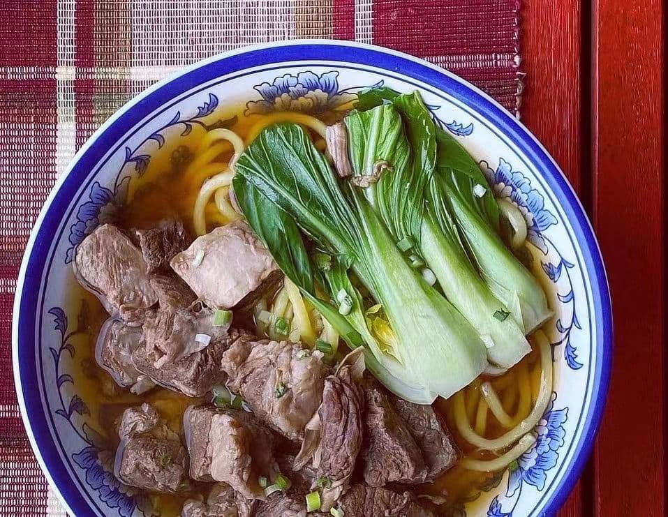 Braised Beef Noodle in Soup / 红烧牛肉汤面 -Q6