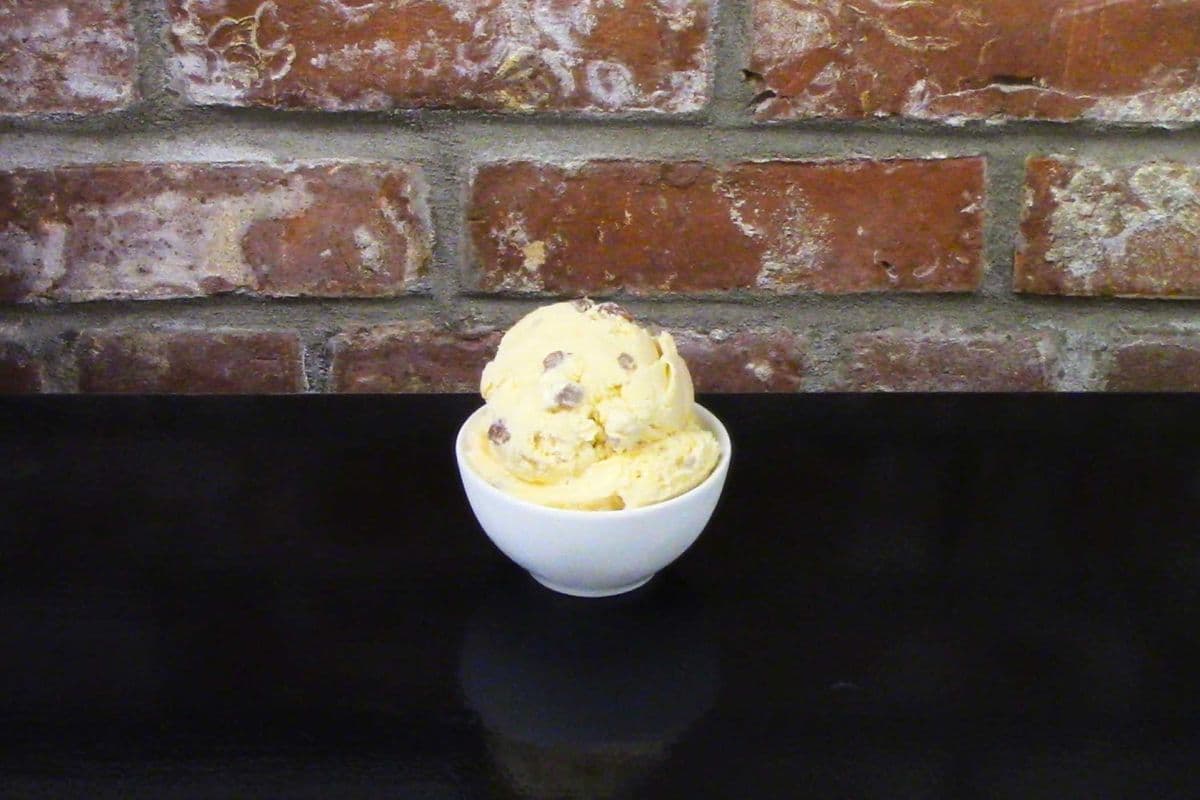 Boule de crème glacée Rhum Raisin Coaticook