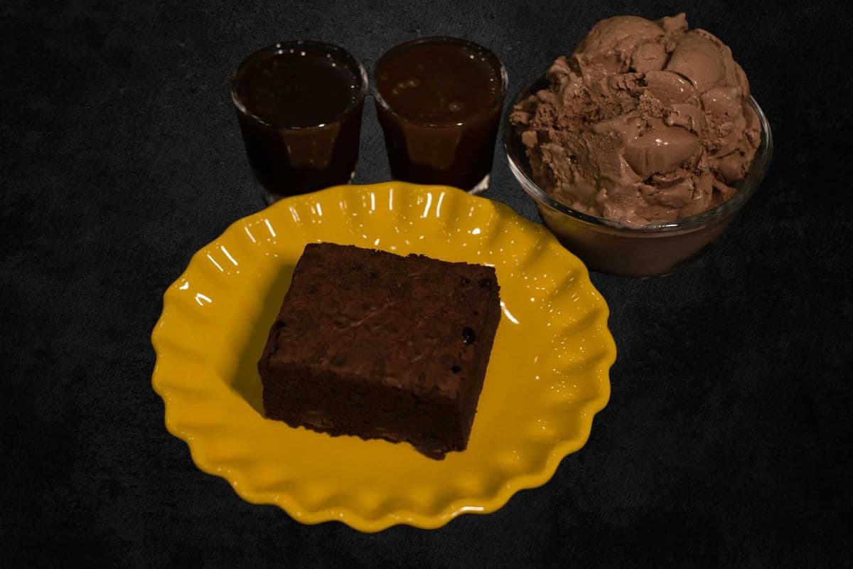Hot Brownie with Chocolate Ice Cream