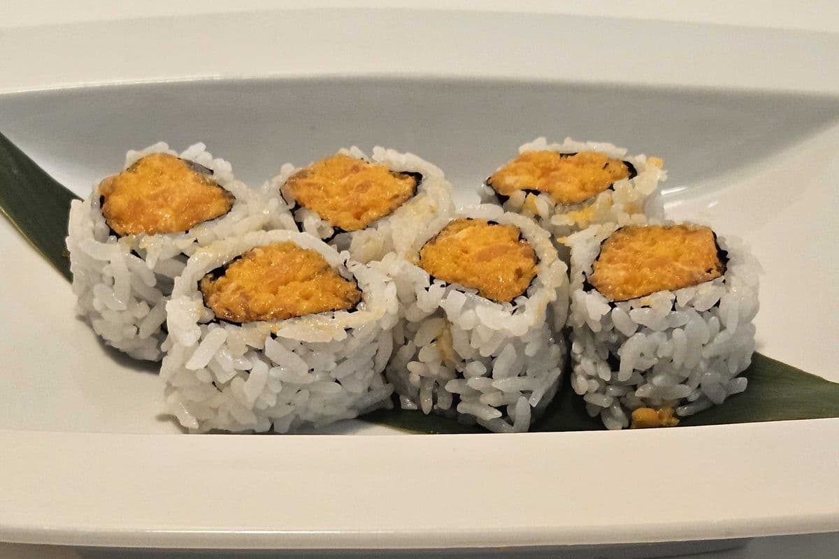 Spicy Salmon Roll (6pcs)