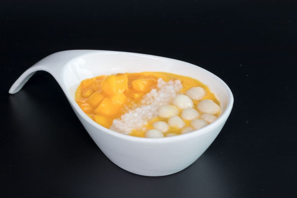 05. Fresh Mango with Pearl Delights