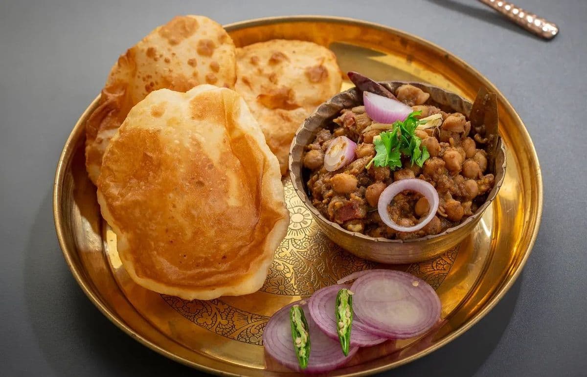 Channa Bhatura (Baba Style) (2 Pcs)