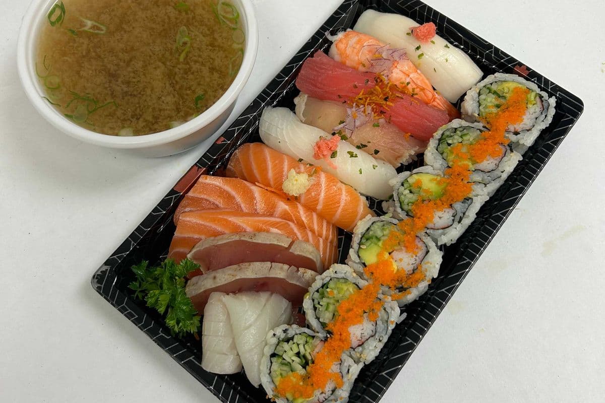 C03. Sashimi+Sushi+Roll Combo (18 Pcs)