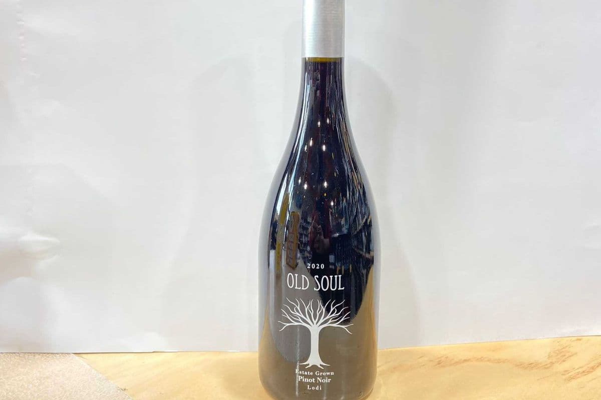 OLD SOUL PINOT NOIR 750 ML (1 x 750 ML)