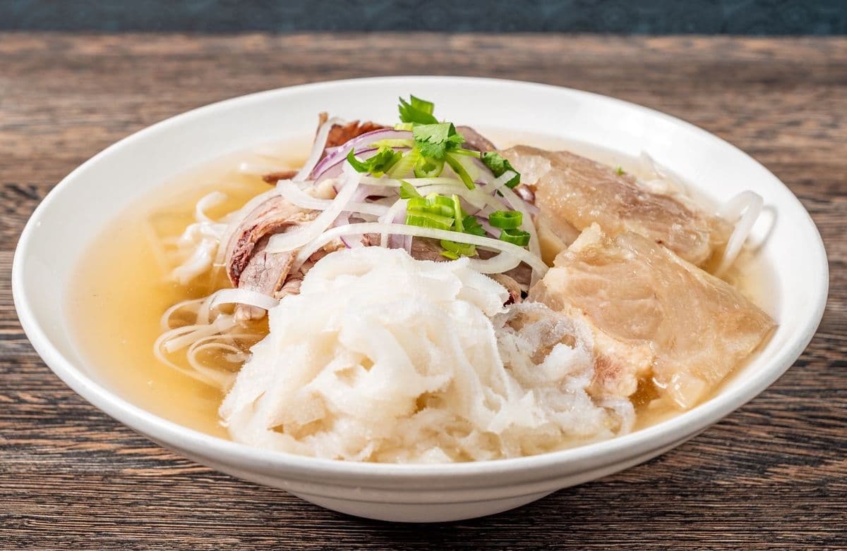 P14. Pho Brisket, Tendon, Tripe (L) - OO