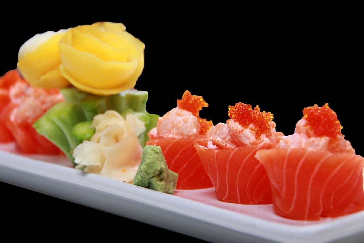 Salmon hana Sushi