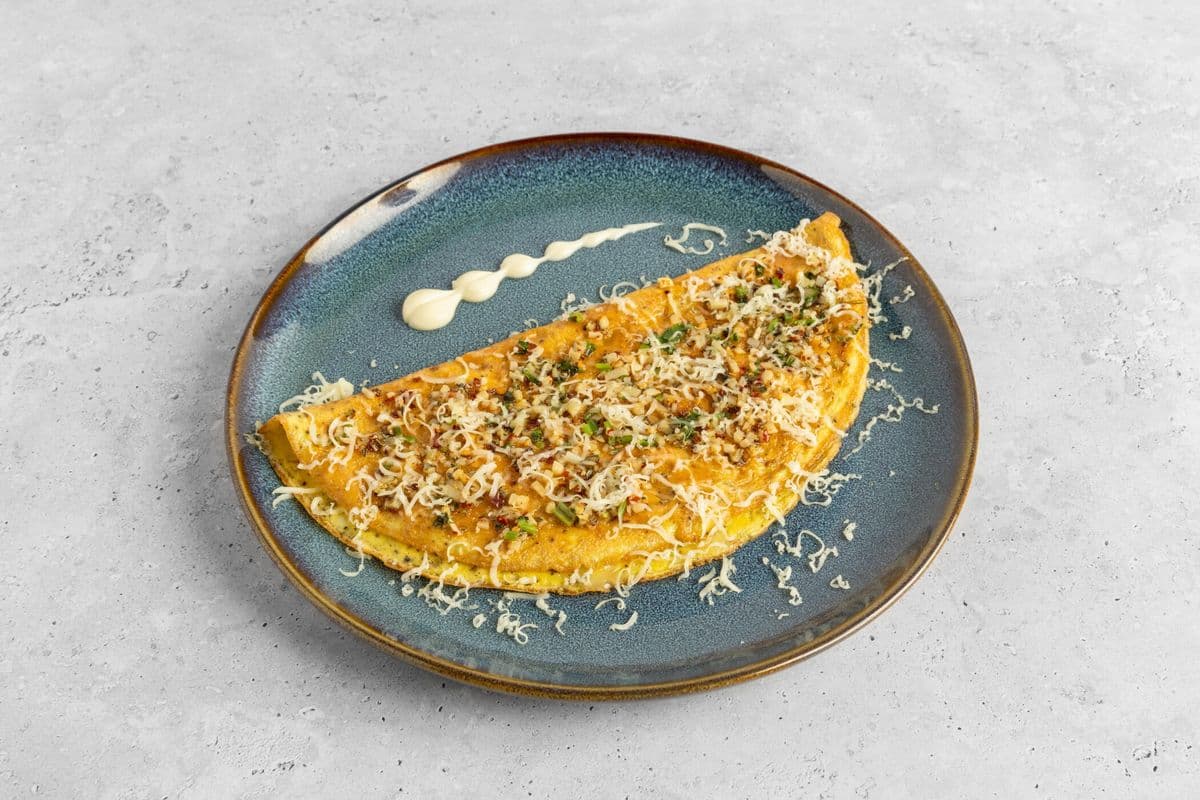 Garlic Butter Omelette (2 Eggs)