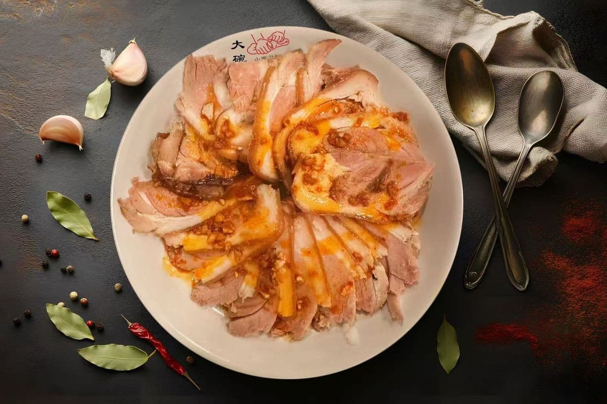Garlic Pork Spicy Option / 蒜泥肘花 (酱汁微辣)