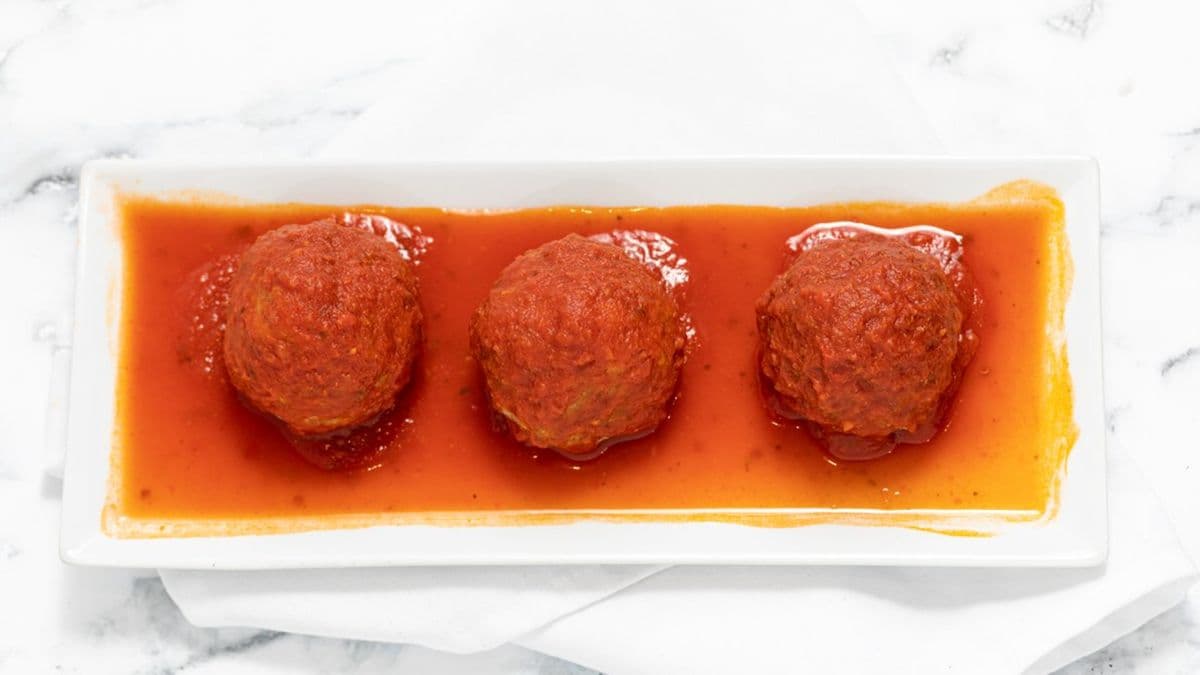 Polpetta (4 mcx) / Meatballs 4 avec sauce et parmesan et petite focaccia!!!!