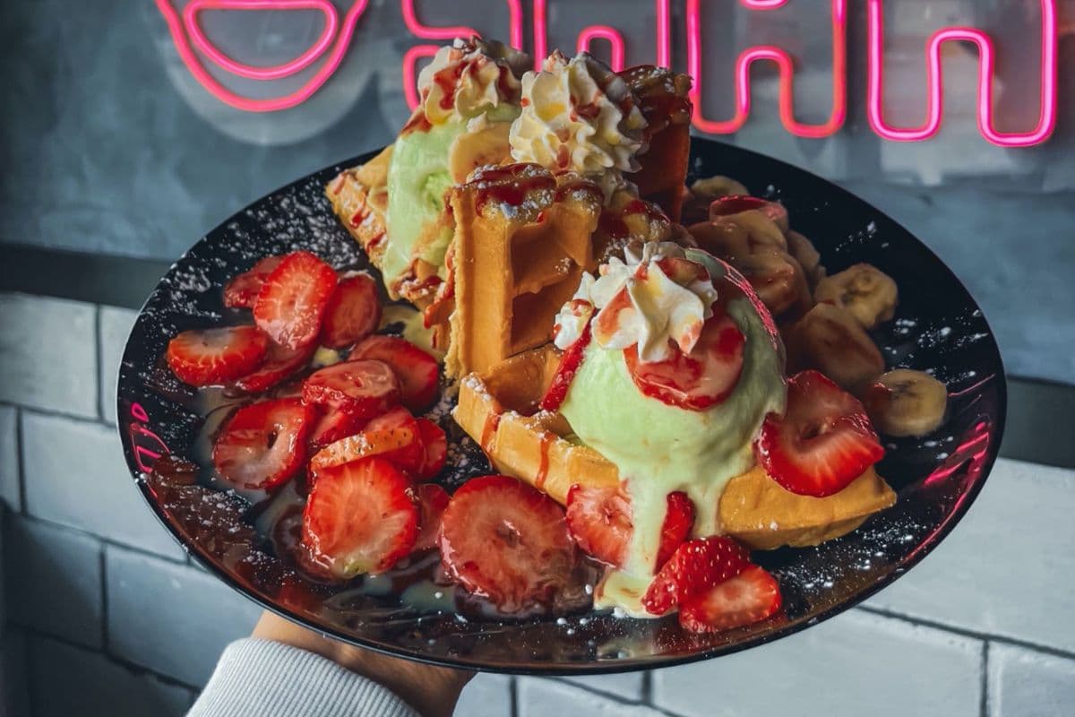 Berry Banana Waffle - Gate Crashers