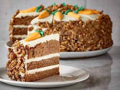 Tranche de gâteau aux carottes / Carrot Cake slice
