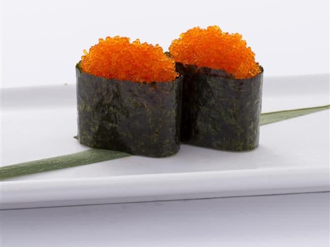 Tobiko Sushi (3pcs)