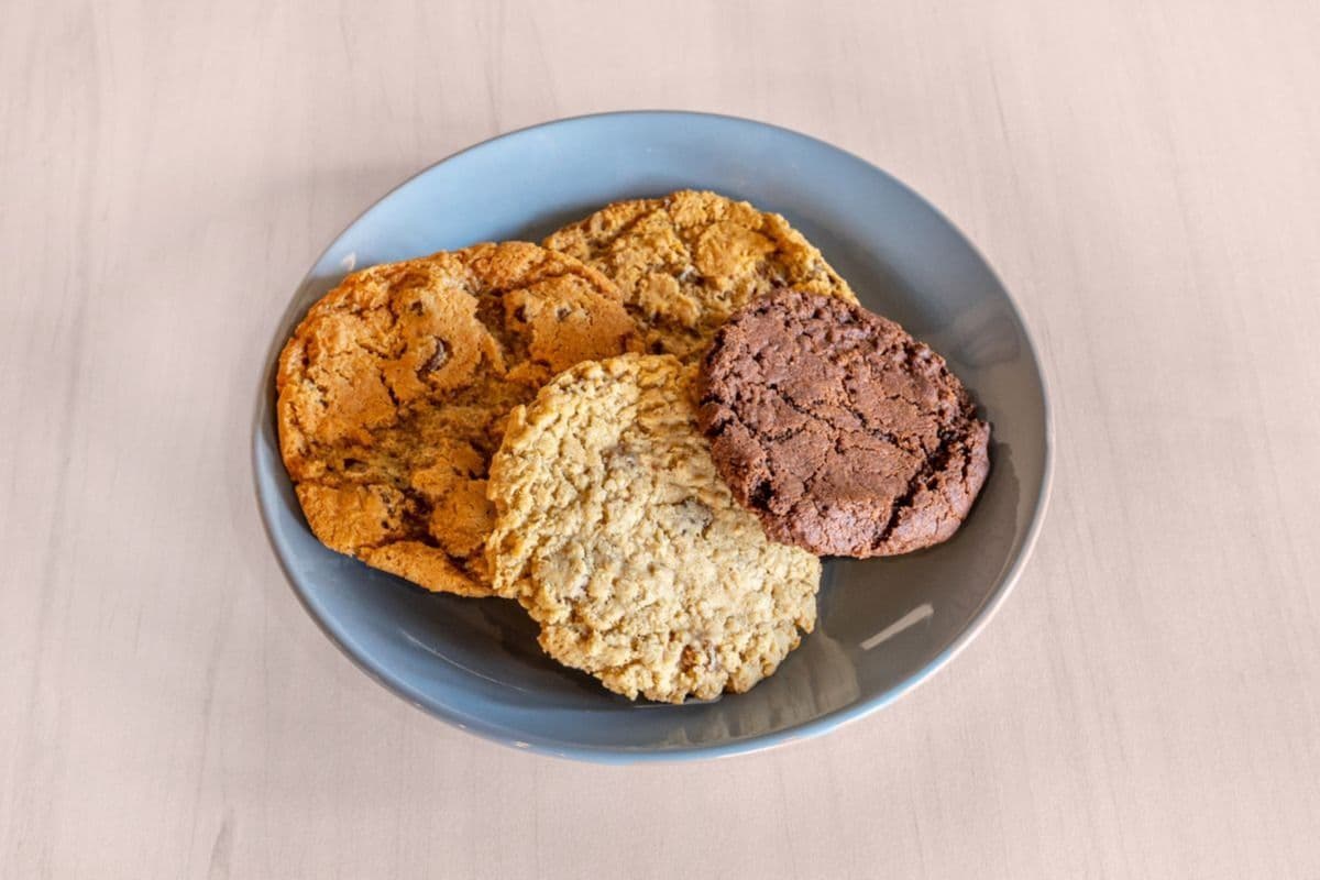 Fresh Baked Cookies (2 pcs)