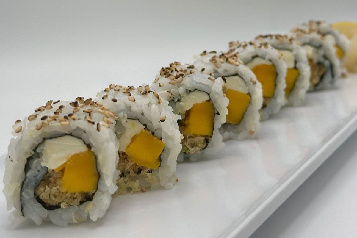 Mango Cheese Roll (8pc)