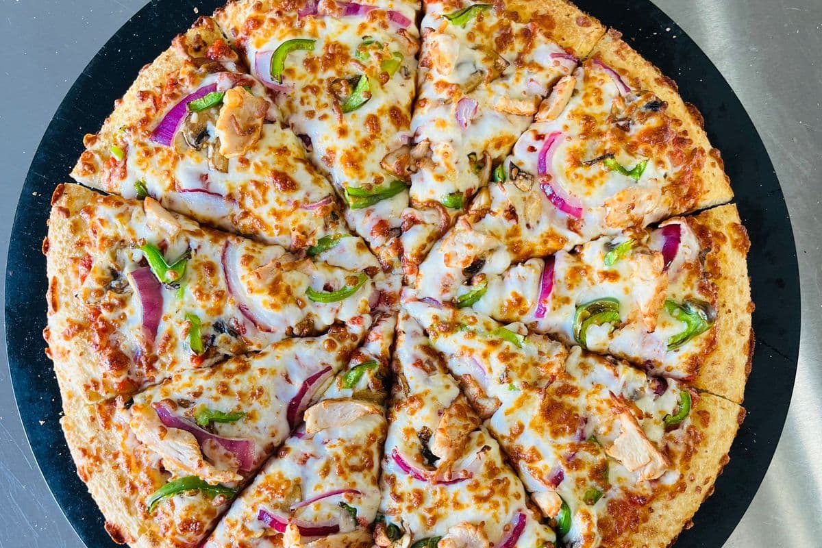 10" Chicken Deluxe Pizza