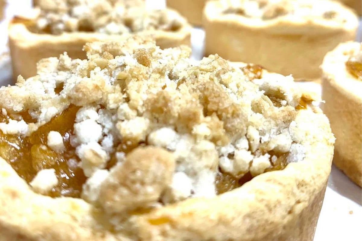 Apple Crumble Tart