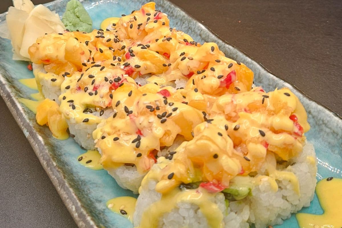 Mango Paradise Roll (8 pcs)