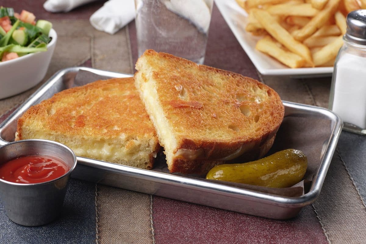 Bacon and Tomato Grilled Cheese