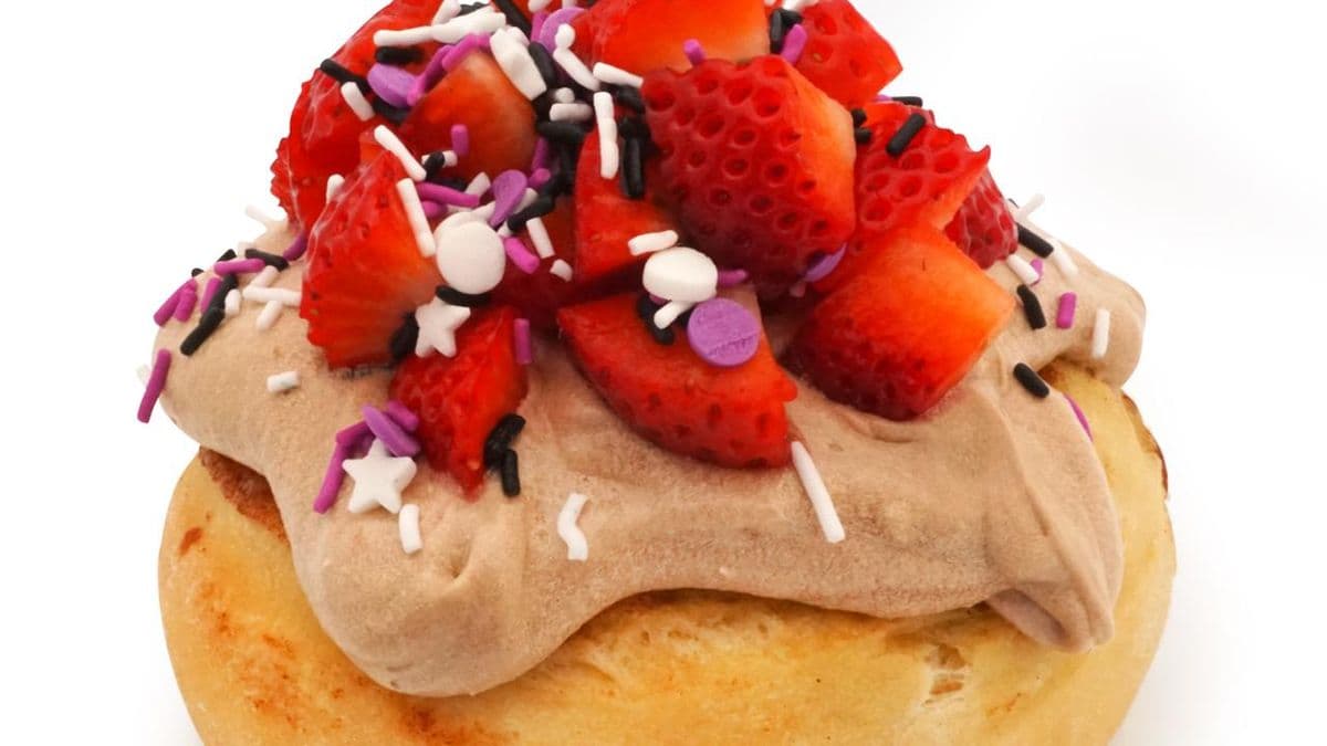 Sparkle Berry Roll