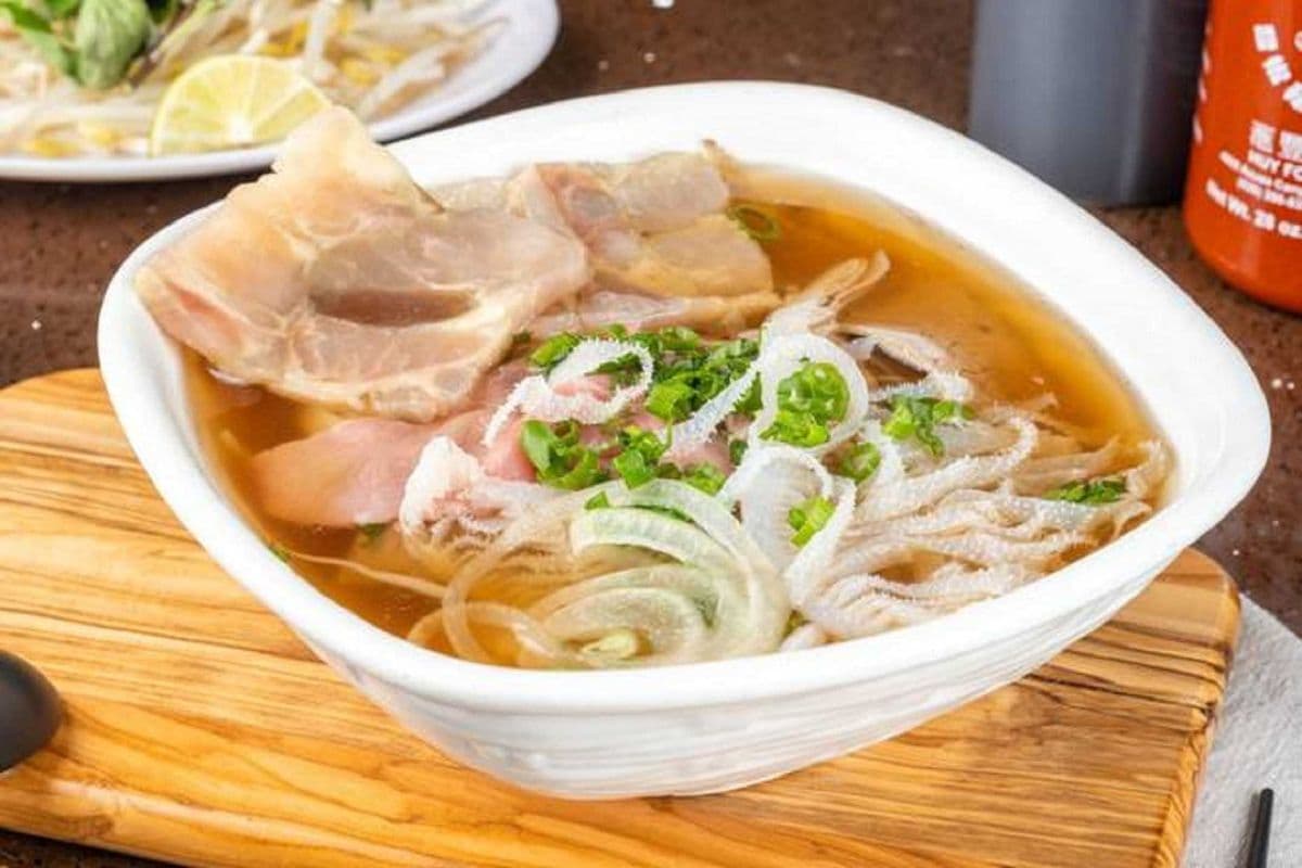 113 - Flank Brisket Noodle Soup (熟腩粉) - Pho Nam