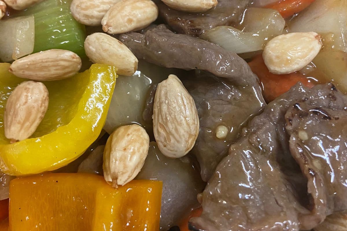 62. Beef with Vegetable and Almonds