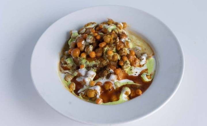 Aloo Tikki Chaat (2 Pieces)