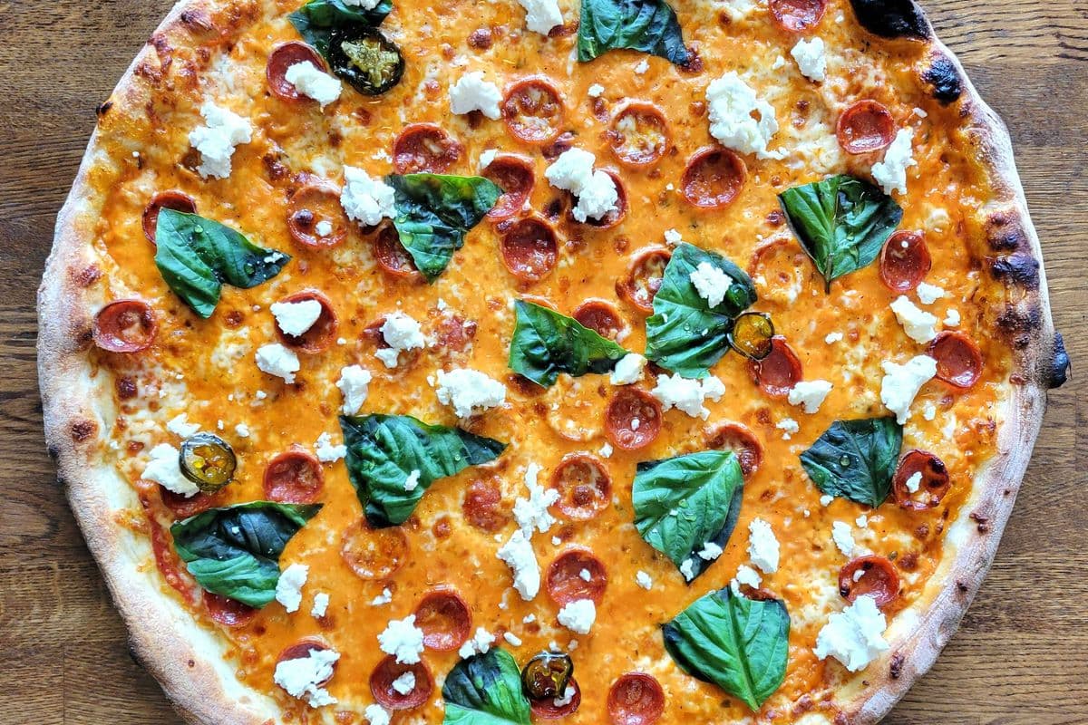 18" Alla Vodka Pizza