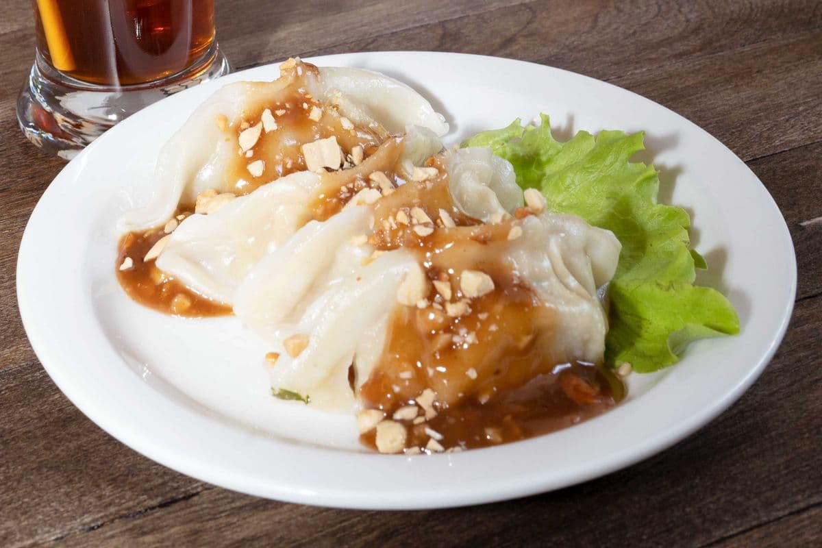 A9_Dumplings cuits à la vapeur avec sauce aux arachides / Steamed Dumplings with Peanut Sauce